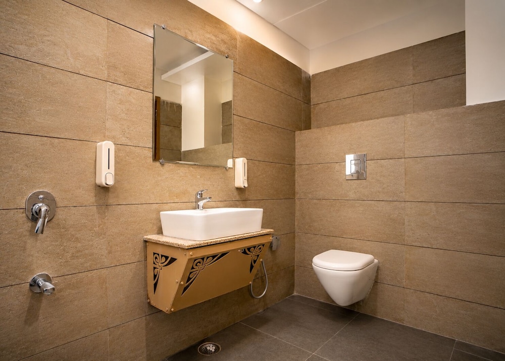Uddhav Vilas Hotel 43/46