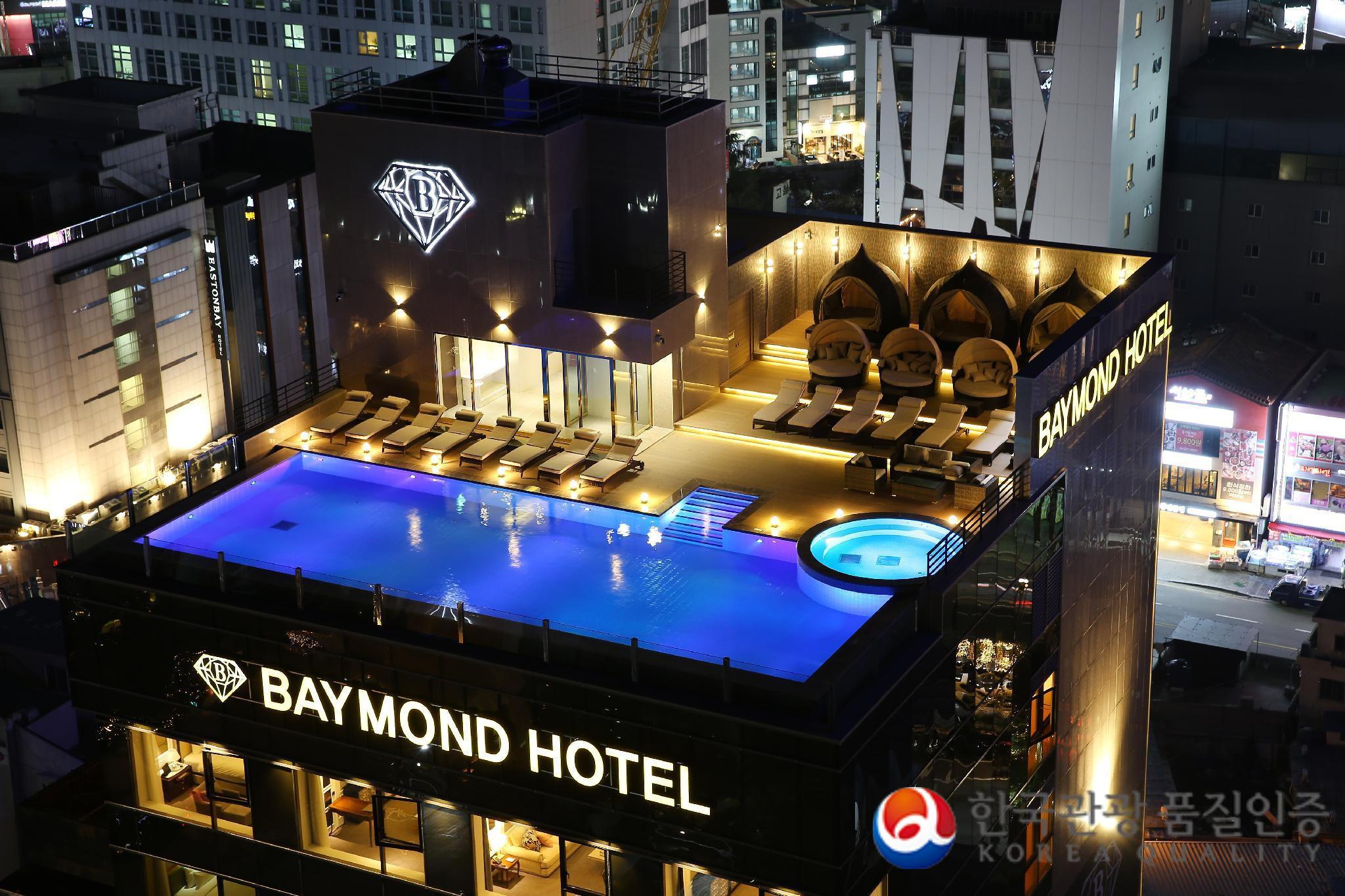 Baymond Hotel