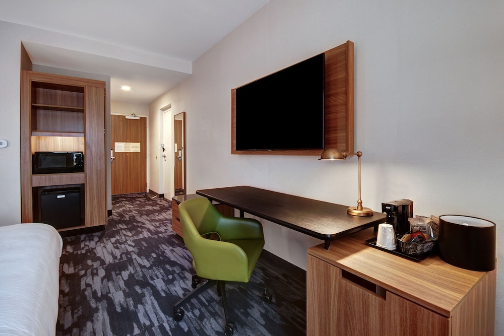 Fairfield Inn & Suites Rochester Hills 29/34