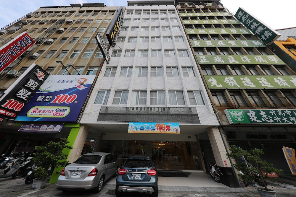 M-Hotel 57/62