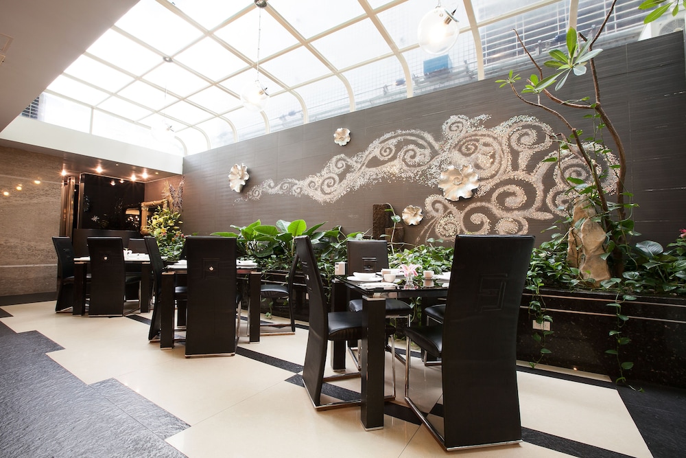 Chiayi King Hotel 15/65