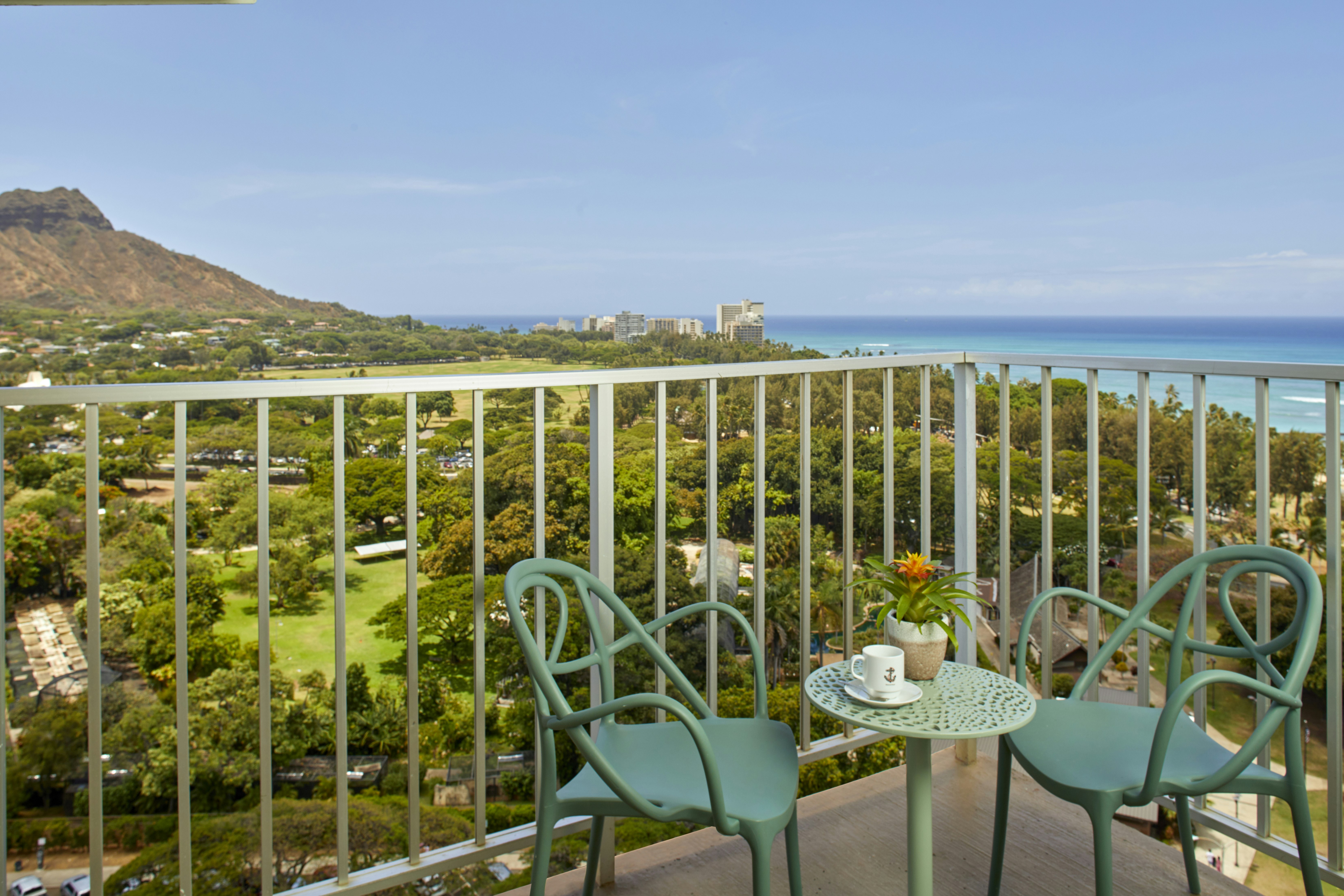 Queen Kapiolani Hotel 77/78