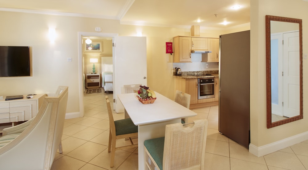 Bay Gardens Beach Resort and Spa 54/75