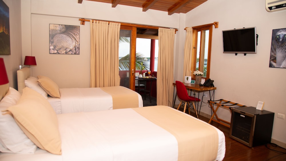 Red Mangrove Aventura Lodge 20/77