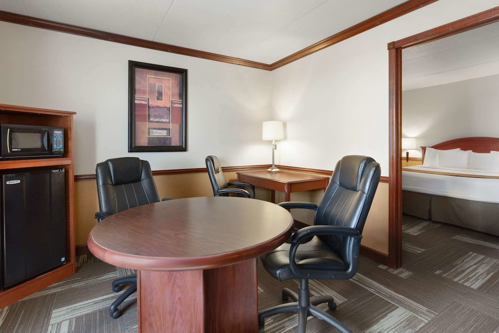 Baymont by Wyndham Mandan Bismarck Area 31/36