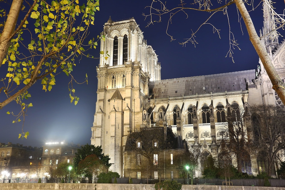 Hotel de Notre Dame Maitre Albert 60/65