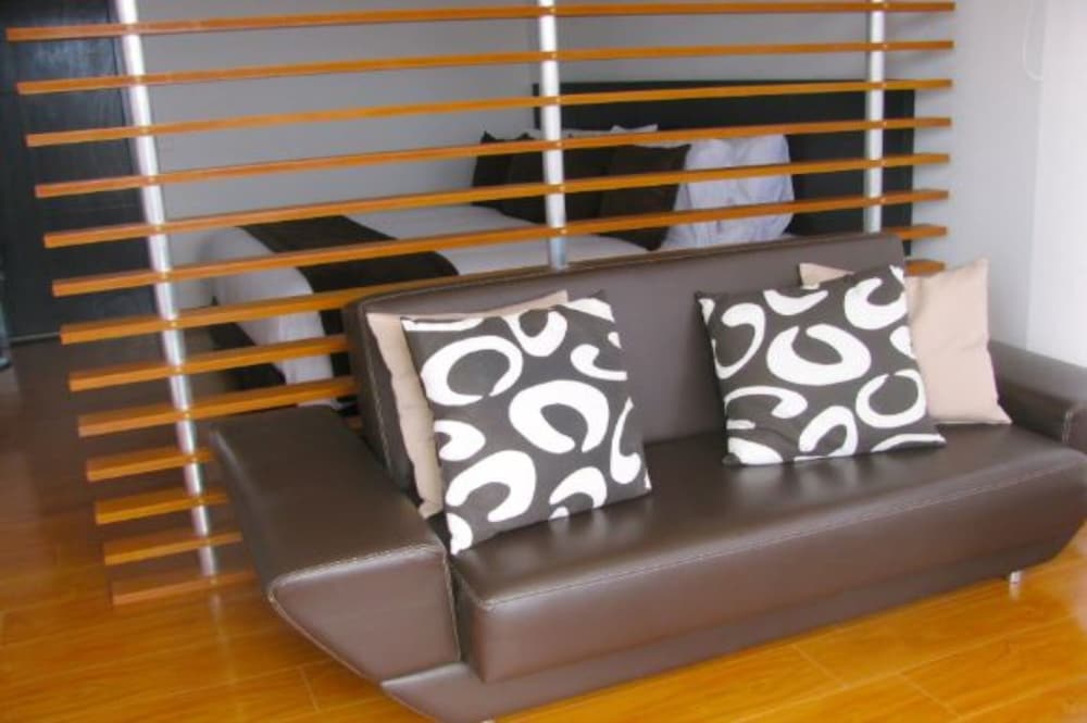 Regency Suites Hotel Boutique 49/53