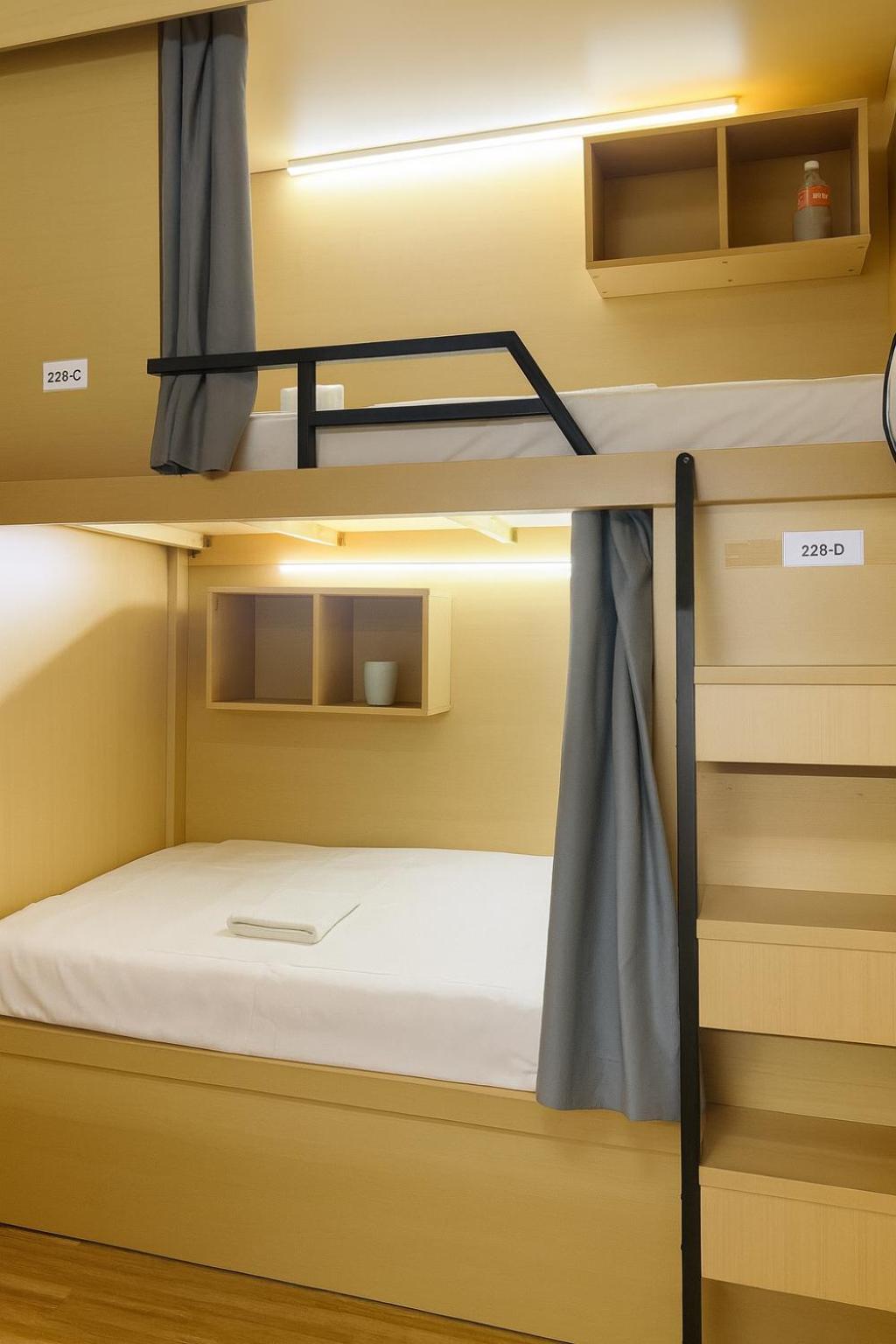Room, Bunk Bed, No Window