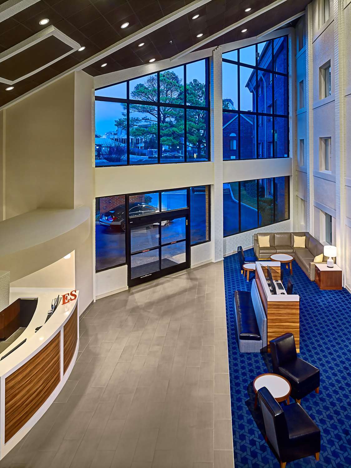 Sonesta Simply Suites Memphis East Poplar Pike 13/19