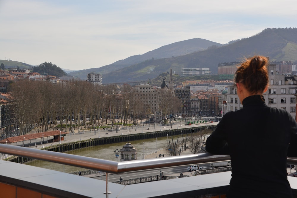Hotel Bilbao Plaza 58/61