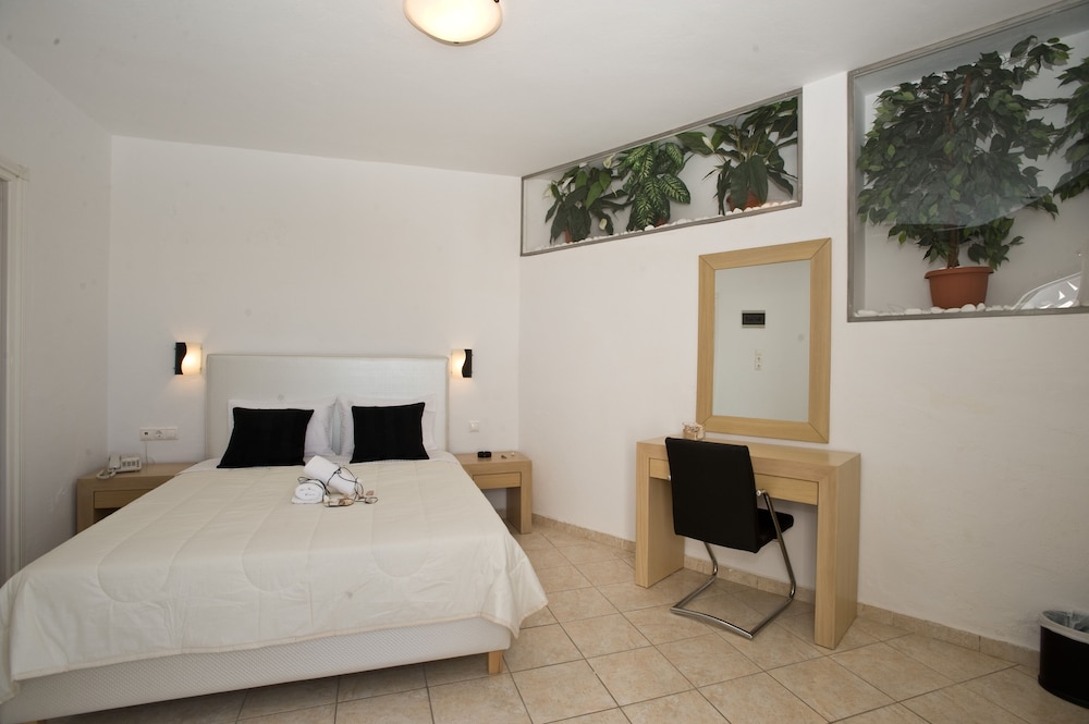 Zannis Hotel 15/55
