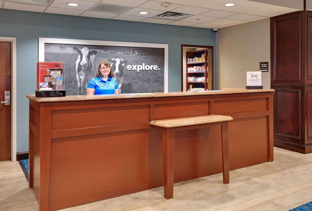 Hampton Inn Suites Dallas Arlington South 8/50