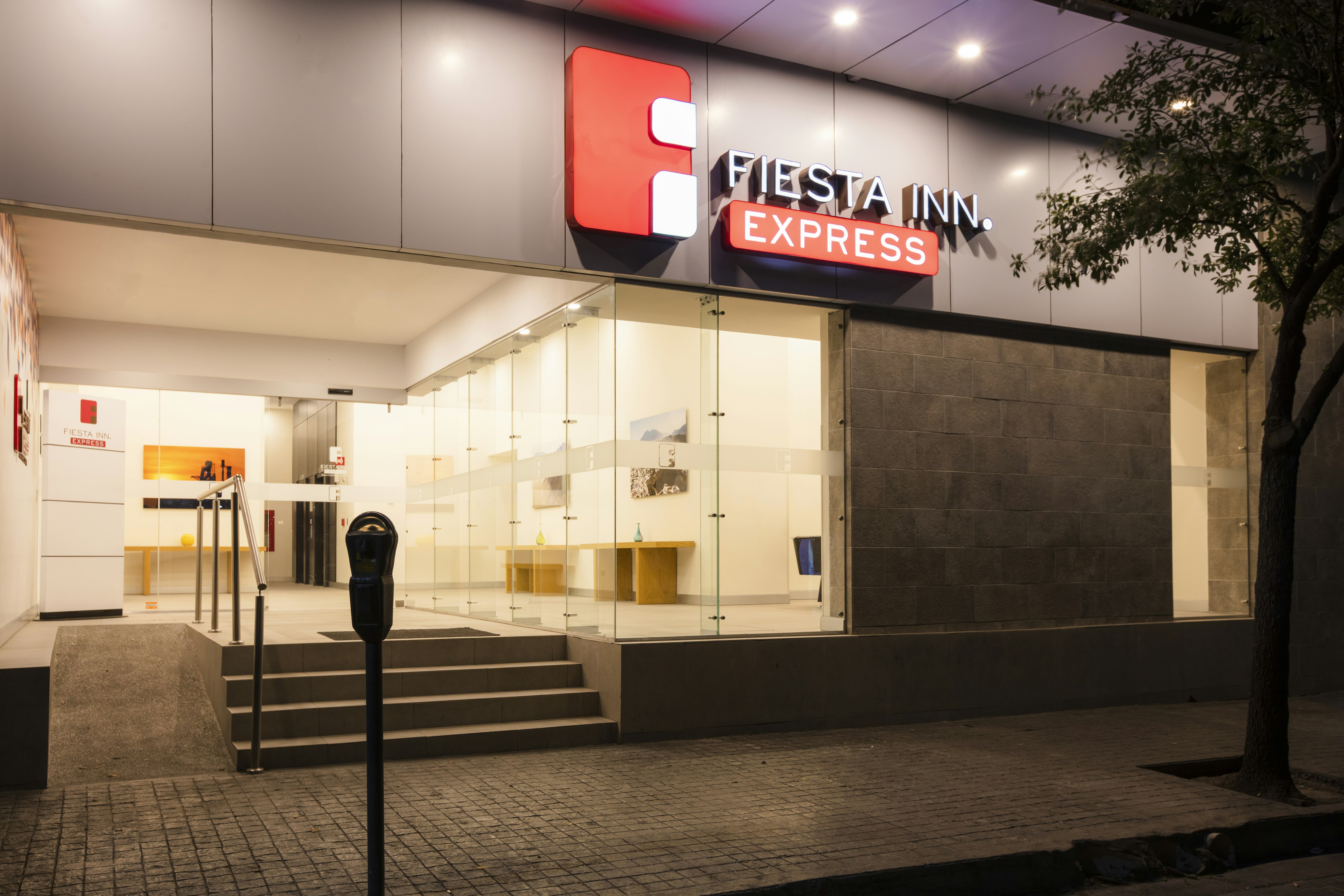 Fiesta Inn Express Monterrey Centro 14/57