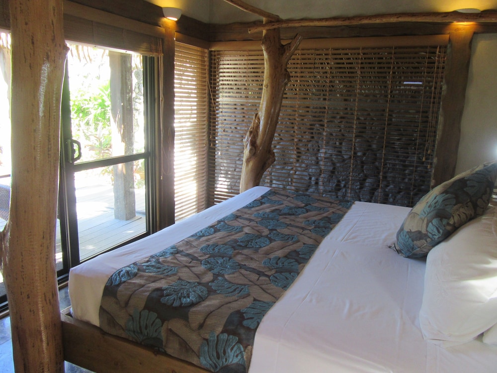 AITUTAKI ESCAPE 14/44