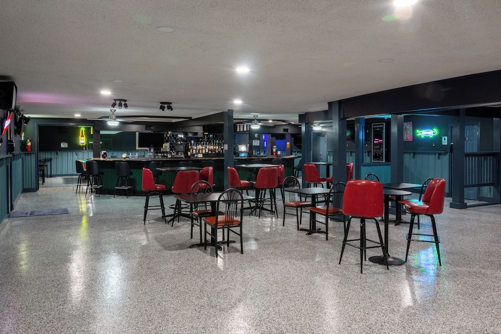 Budget Inn & Suites 39/56