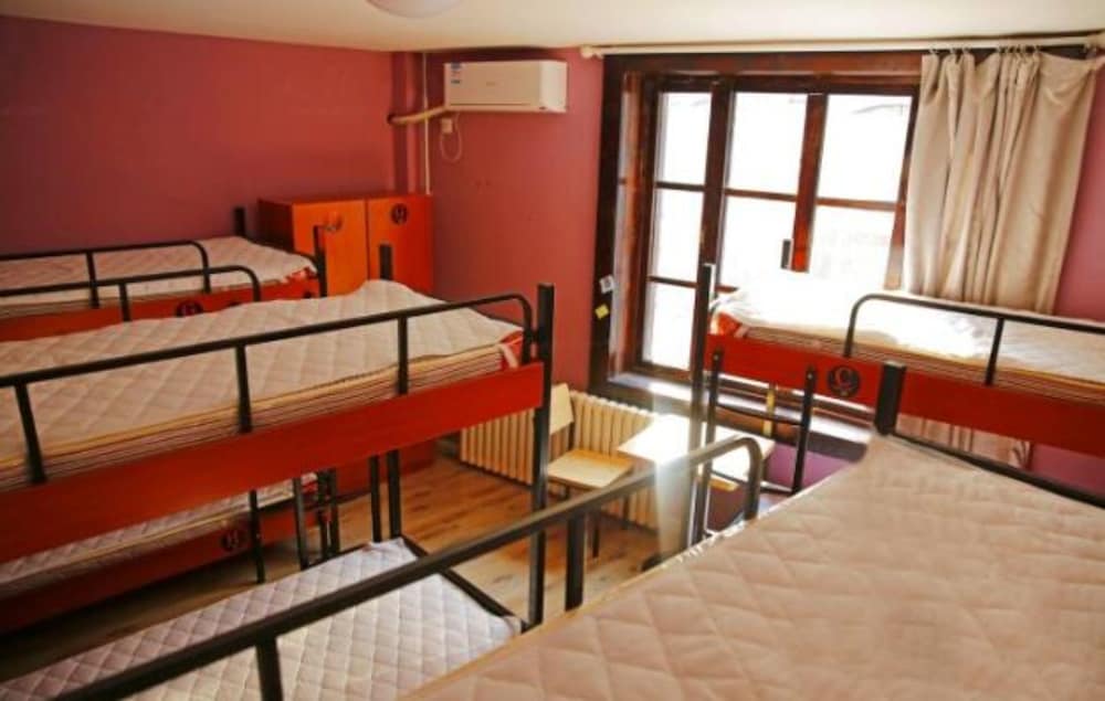 Meet Int'l Youth Hostel Zhejiang Rd 9/18