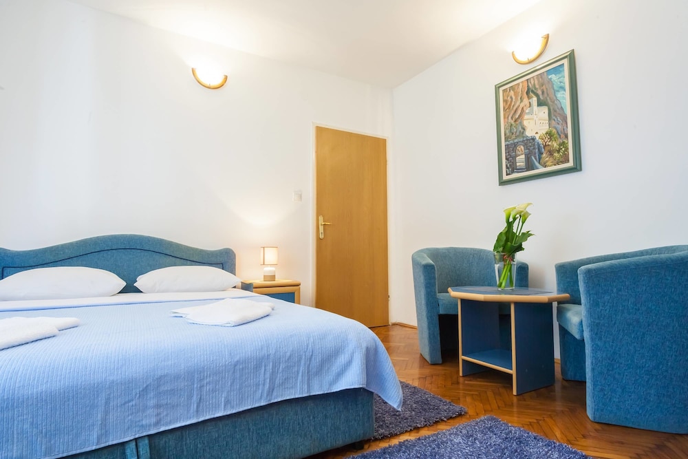 Villa Mitrovic 24/50