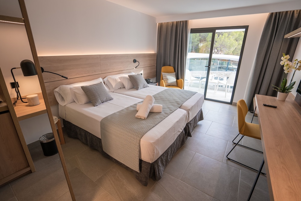 SUPERIOR, DOUBLE BED