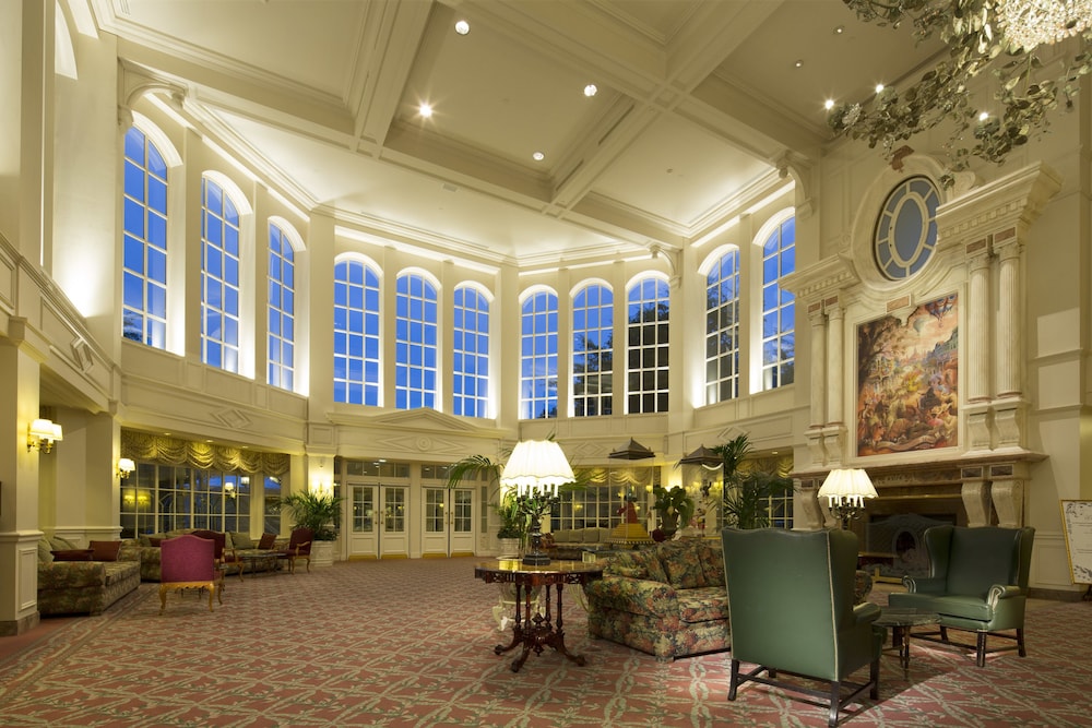 DISNEYLAND HOTEL 54/62
