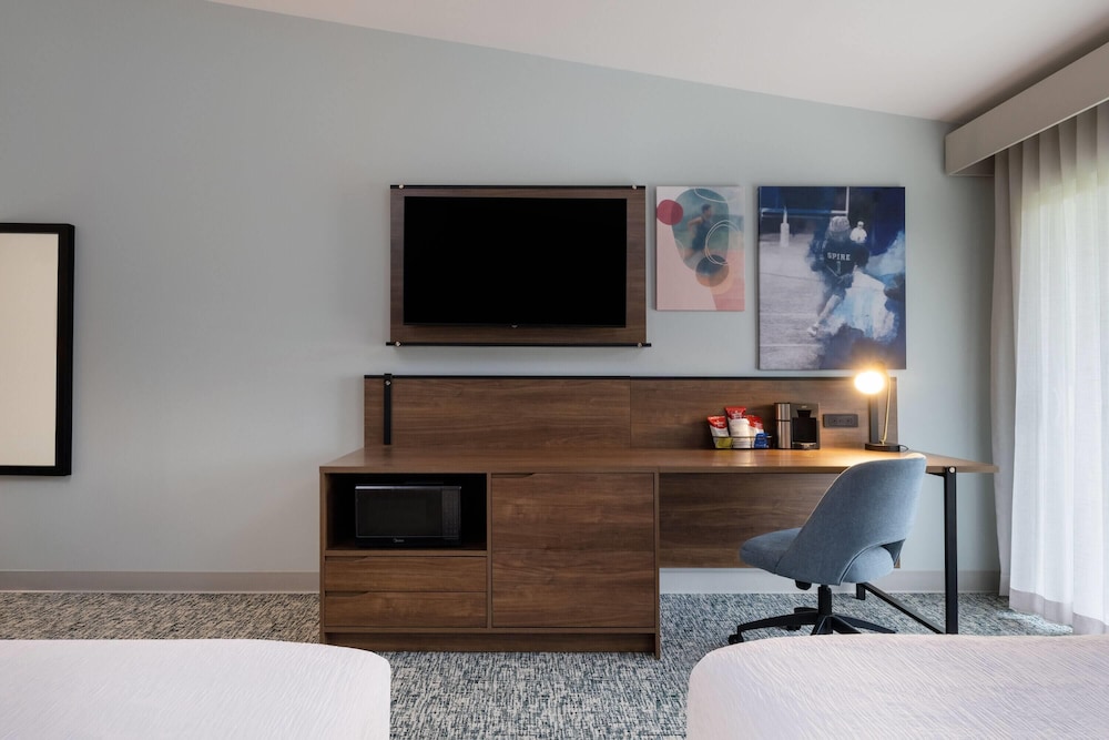 Wingate by Wyndham Geneva at SPIRE Academy 42/56