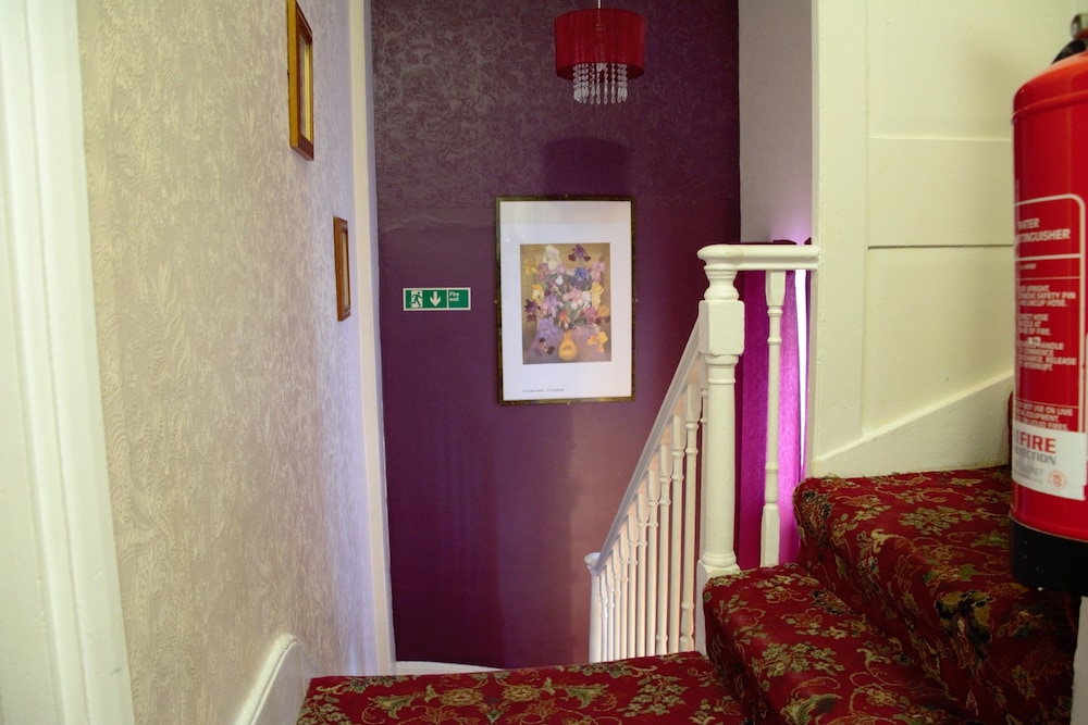 Bow Guest House 40/51