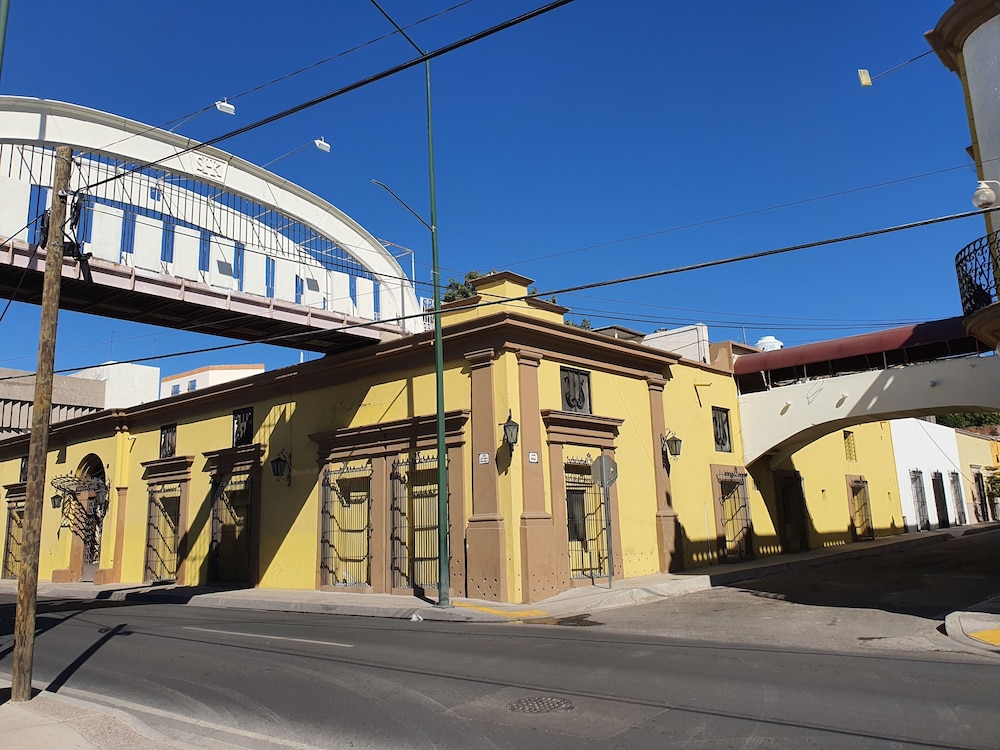 Hotel Suites Kino 66/73