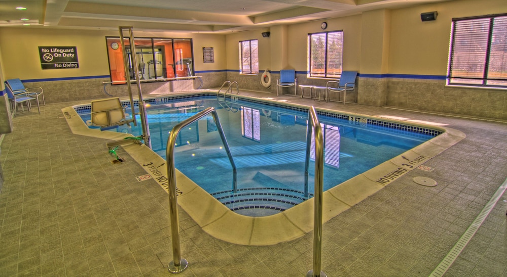 Hampton Inn & Suites Parsippany/North 3/55