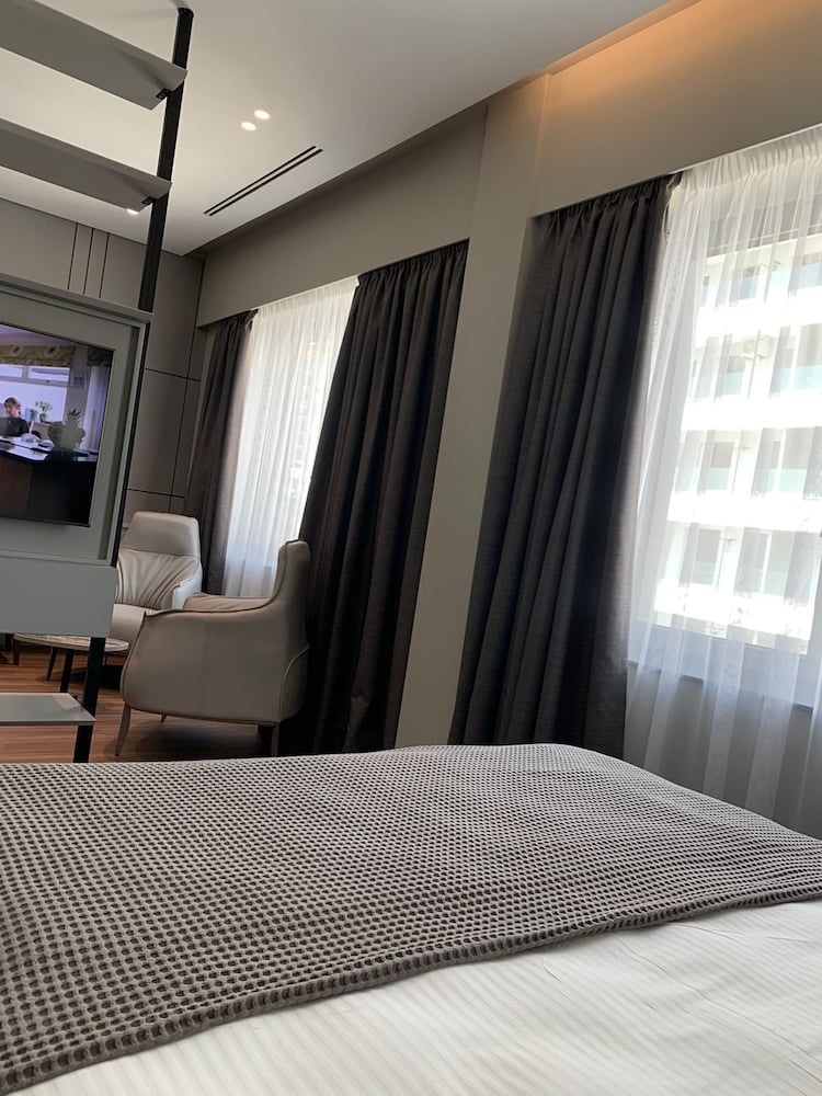 Hotel Butrinti 25/60