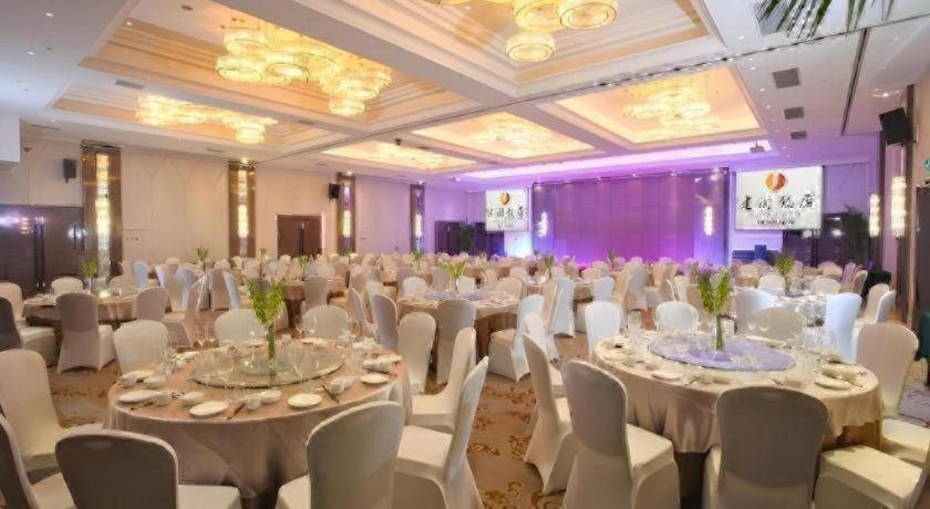 Jian Guo Hotel Yun Cheng 42/50