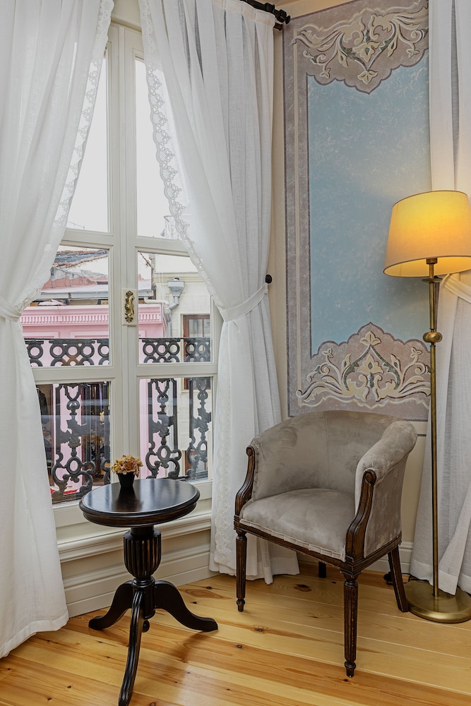 Meroddi Barnathan Hotel 29/49
