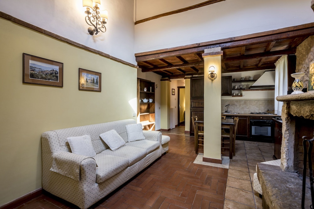 Residence Borgo Il Poggiaccio 62/82