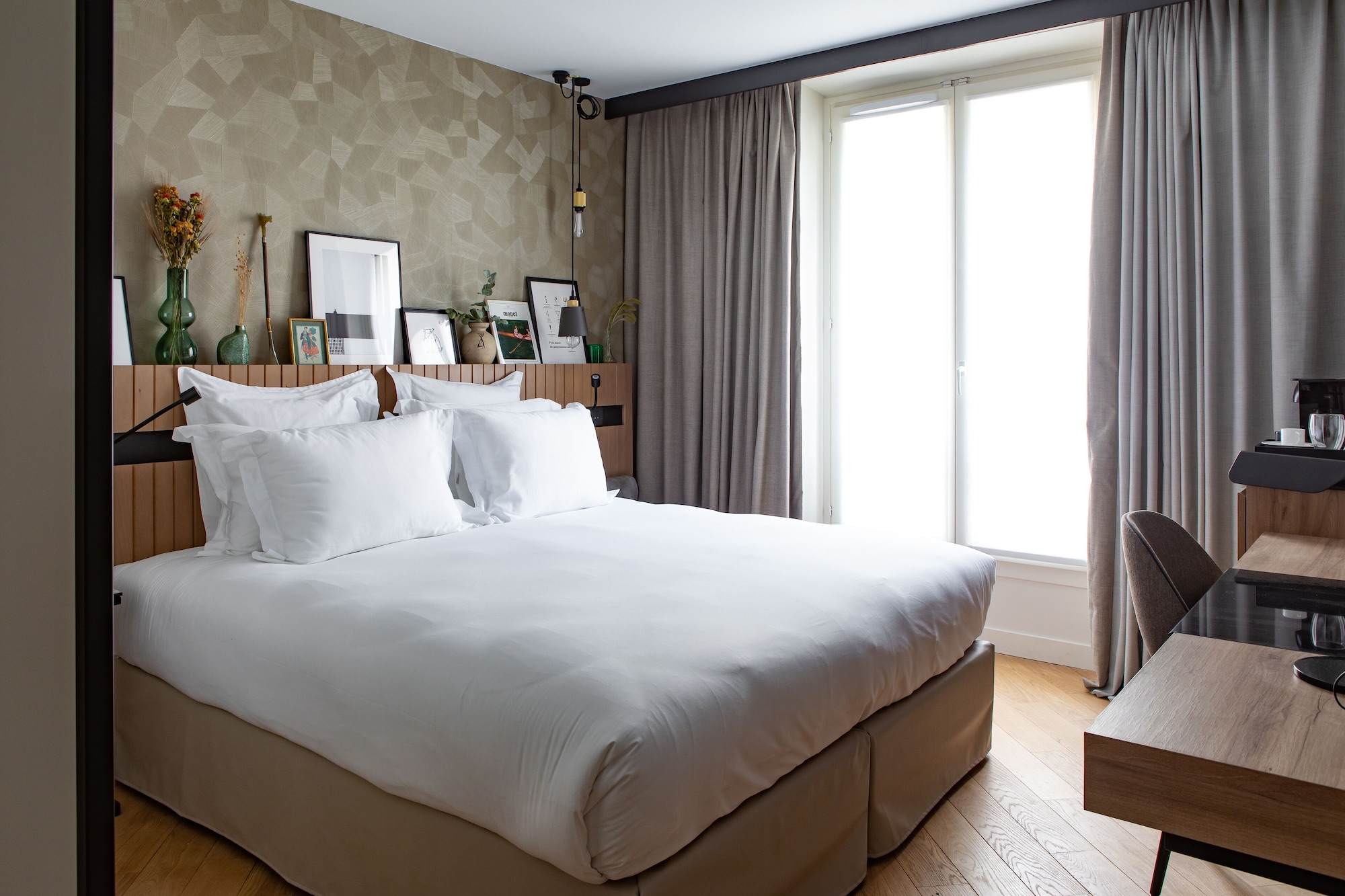 PARISIENNE, SUPERIOR, DOUBLE BED
