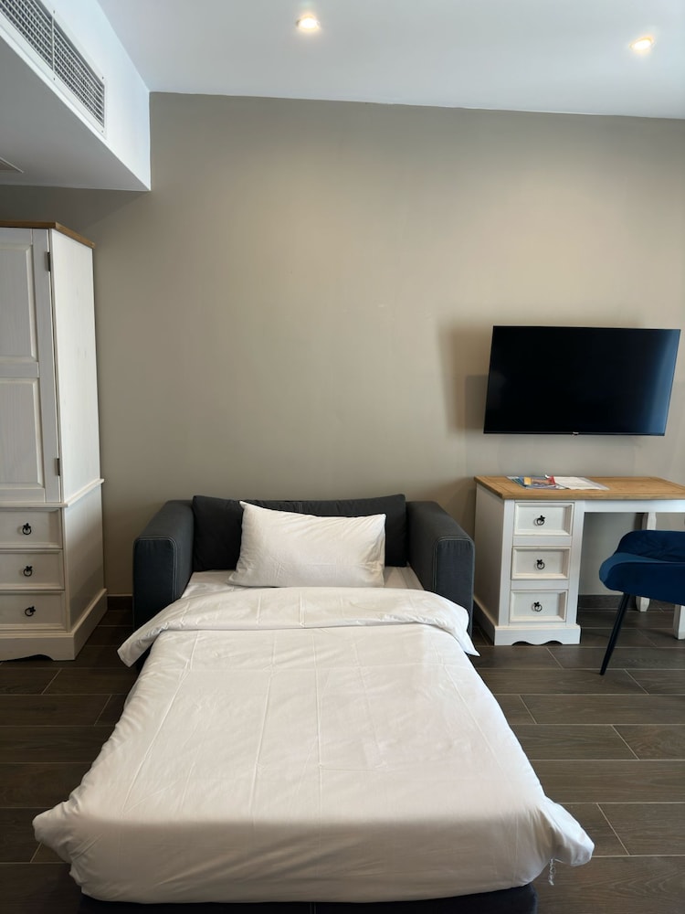 The Segond hotel 5/50