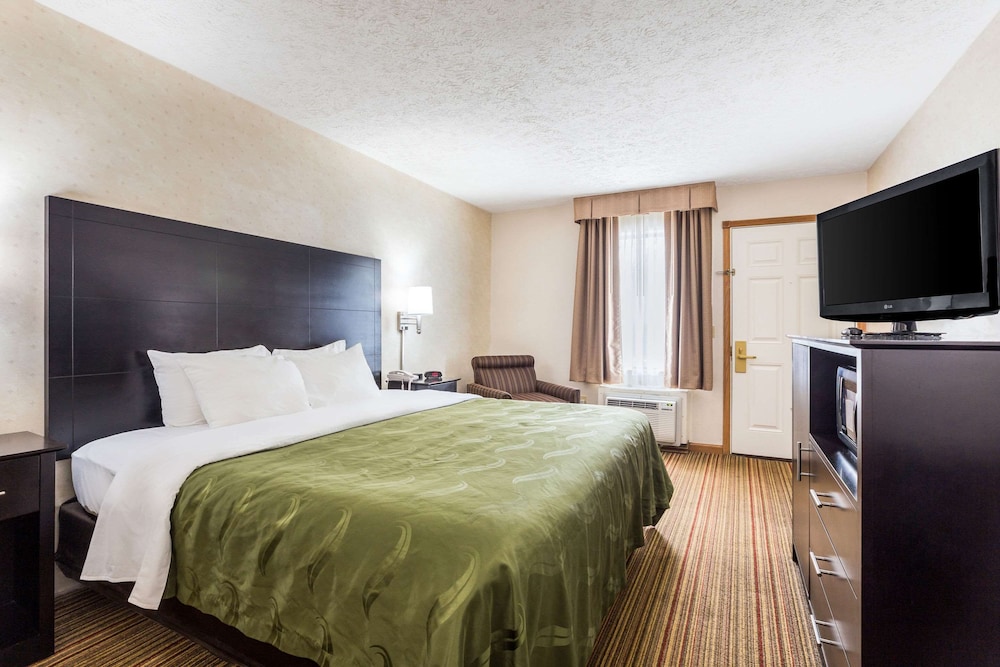 Quality Inn Traverse City 11/63