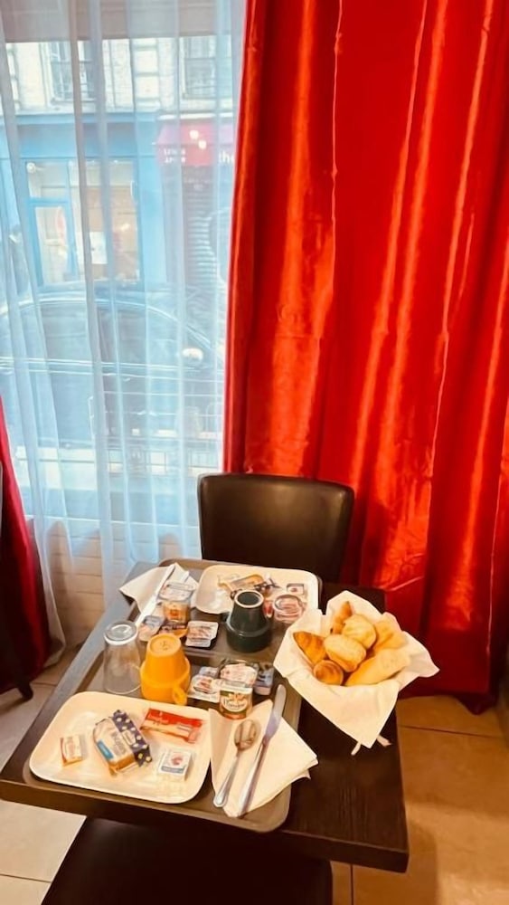 Jeff Hotel 52/60