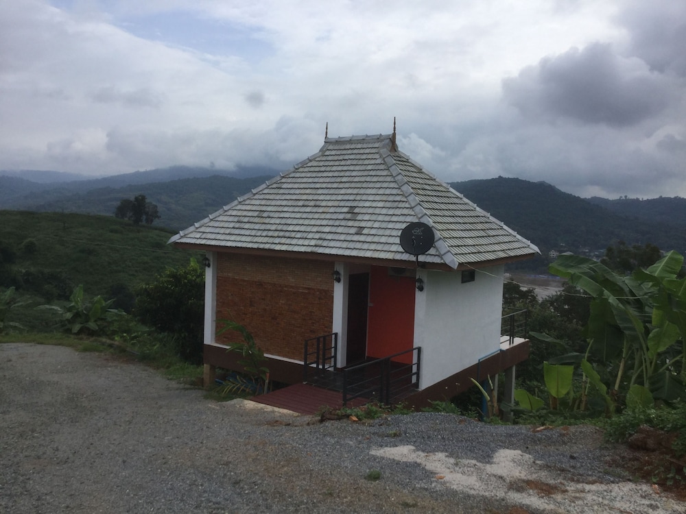 Chiang Khong Hill 3/50