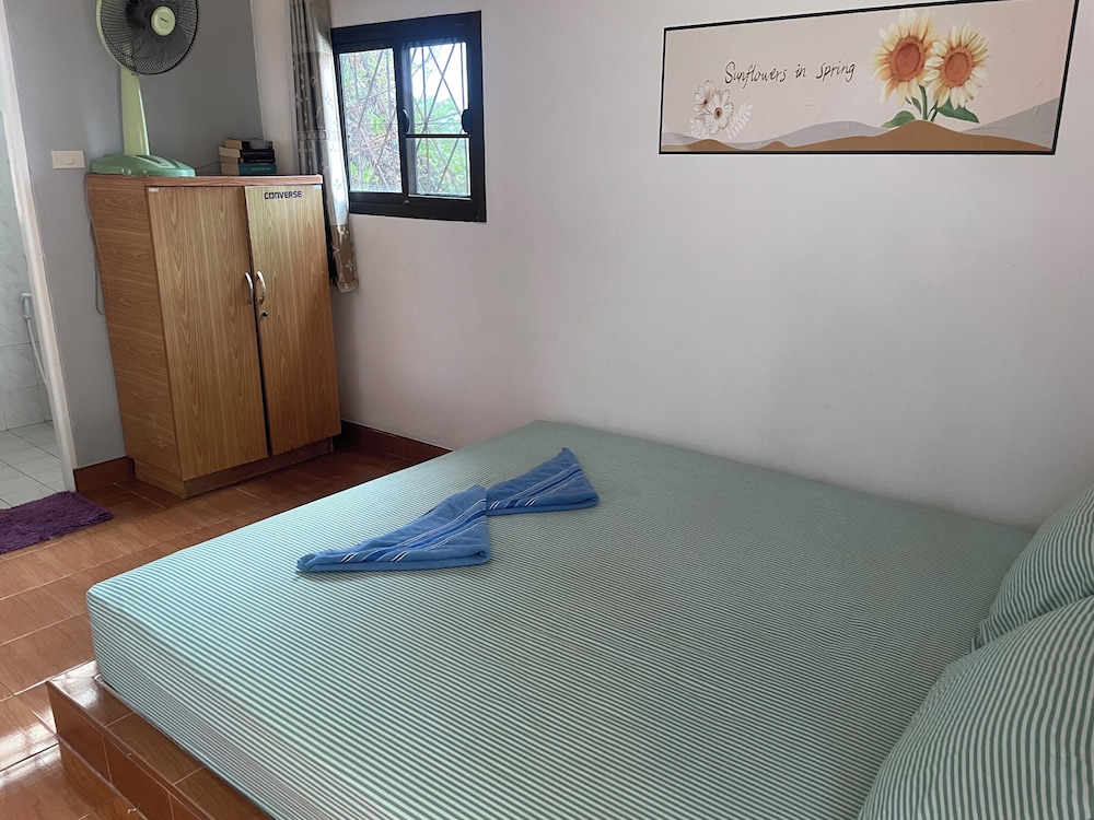 Lonely Beach Resort 20/50
