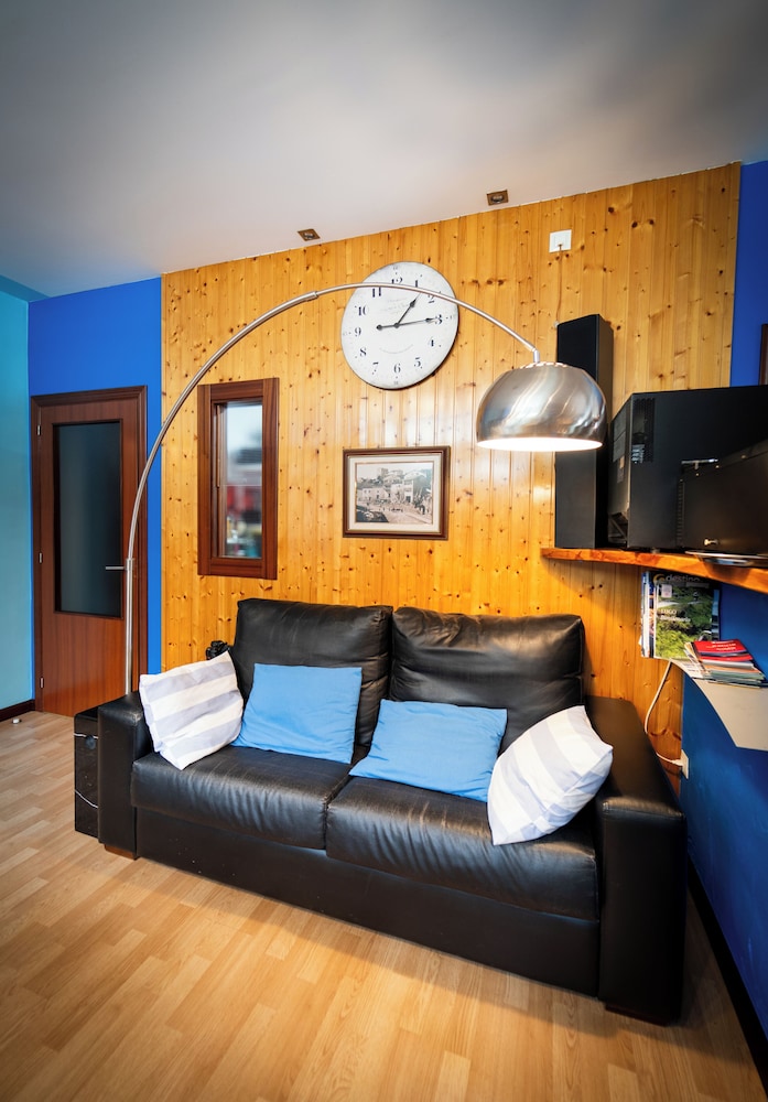 Hotel A. G. Porcillan 27/46