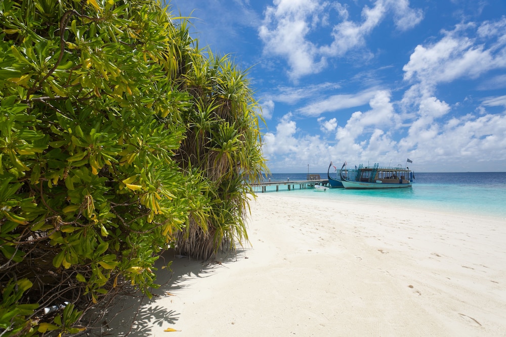 Sandies Bathala Maldives 62/71