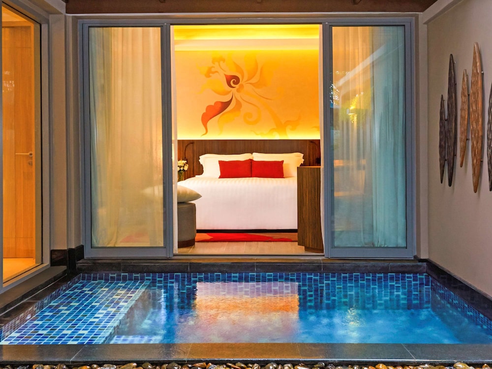 swimming pool spa