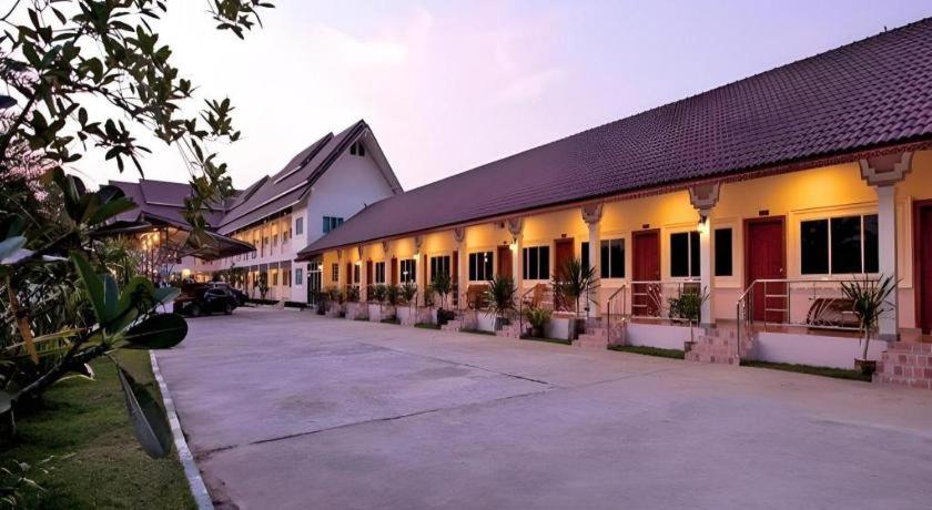 Thon Koon Resort 9/50