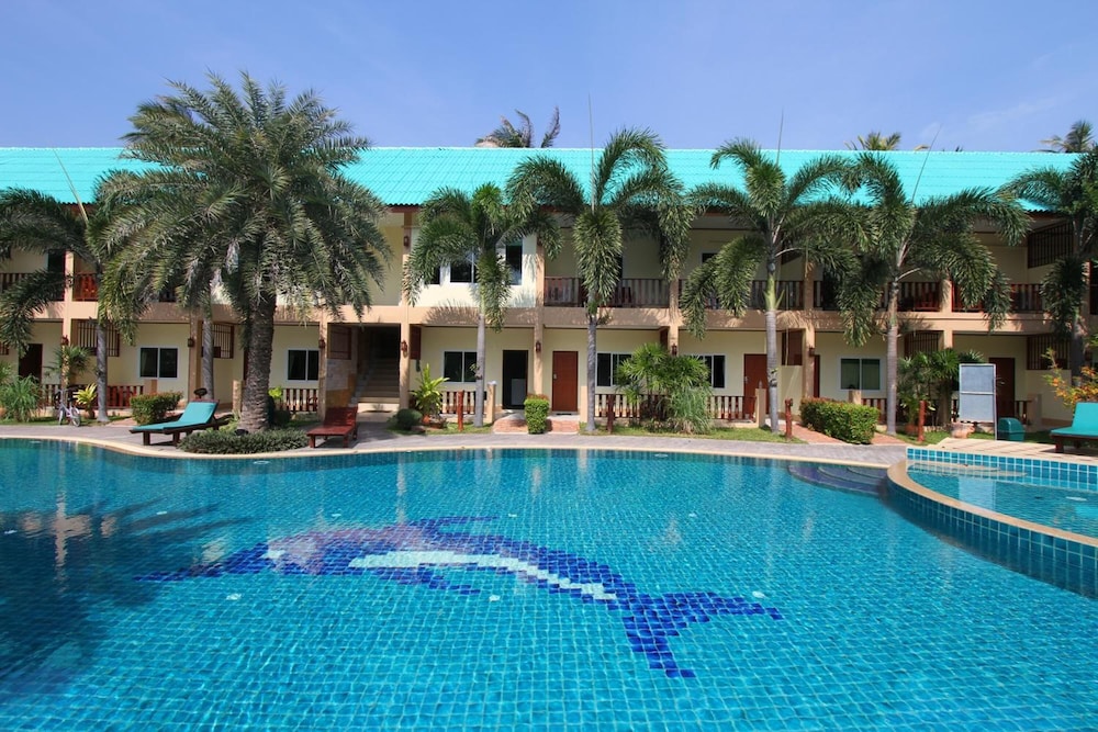 The Green Beach Resort 7/75