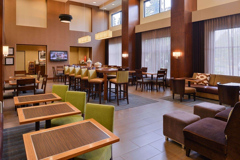 Hampton Inn & Suites Tacoma/Puyallup 38/56