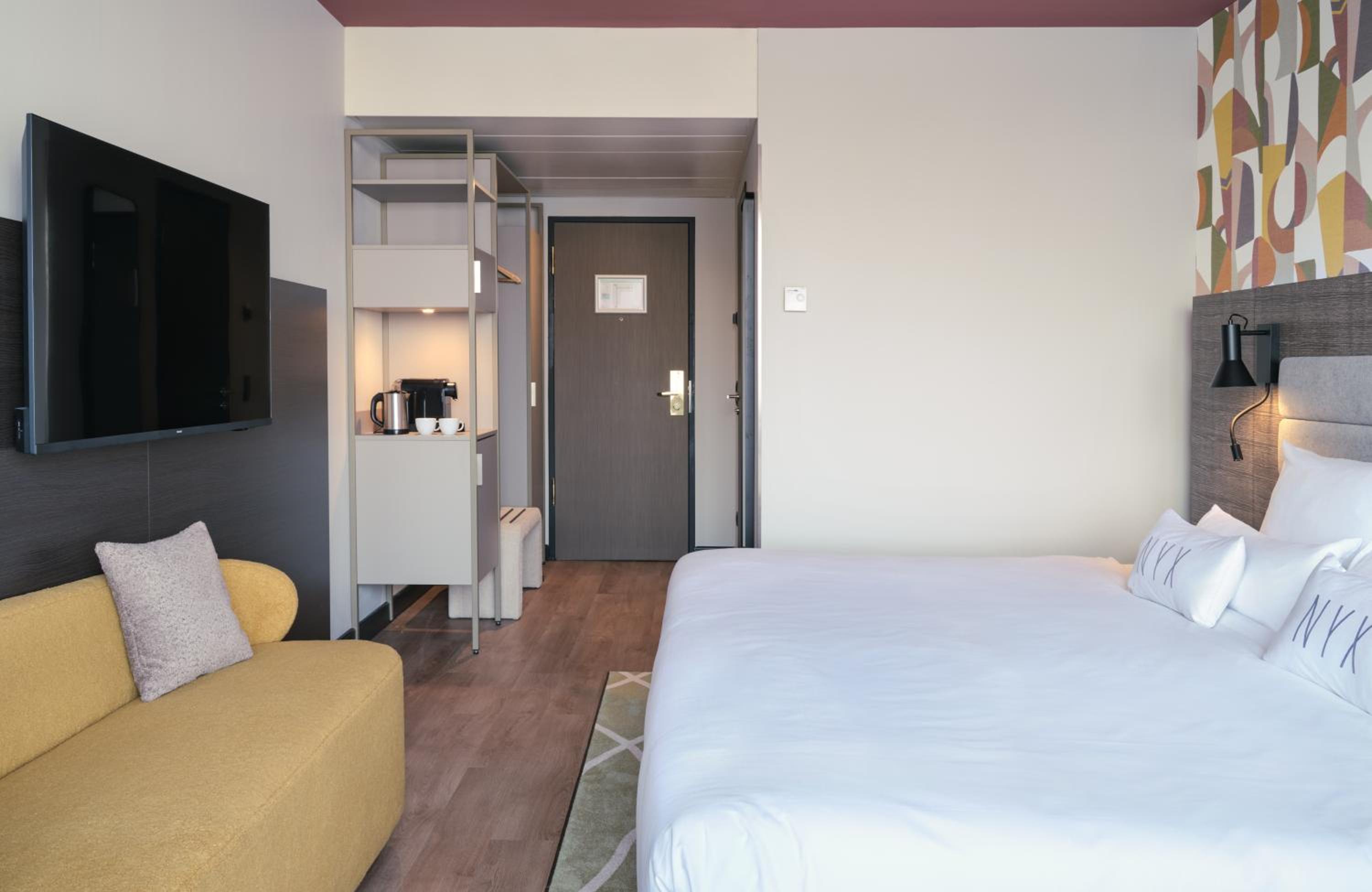 Space, King Bed، Hotel Berlin Kopenick by Leonardo Hotels 3/6