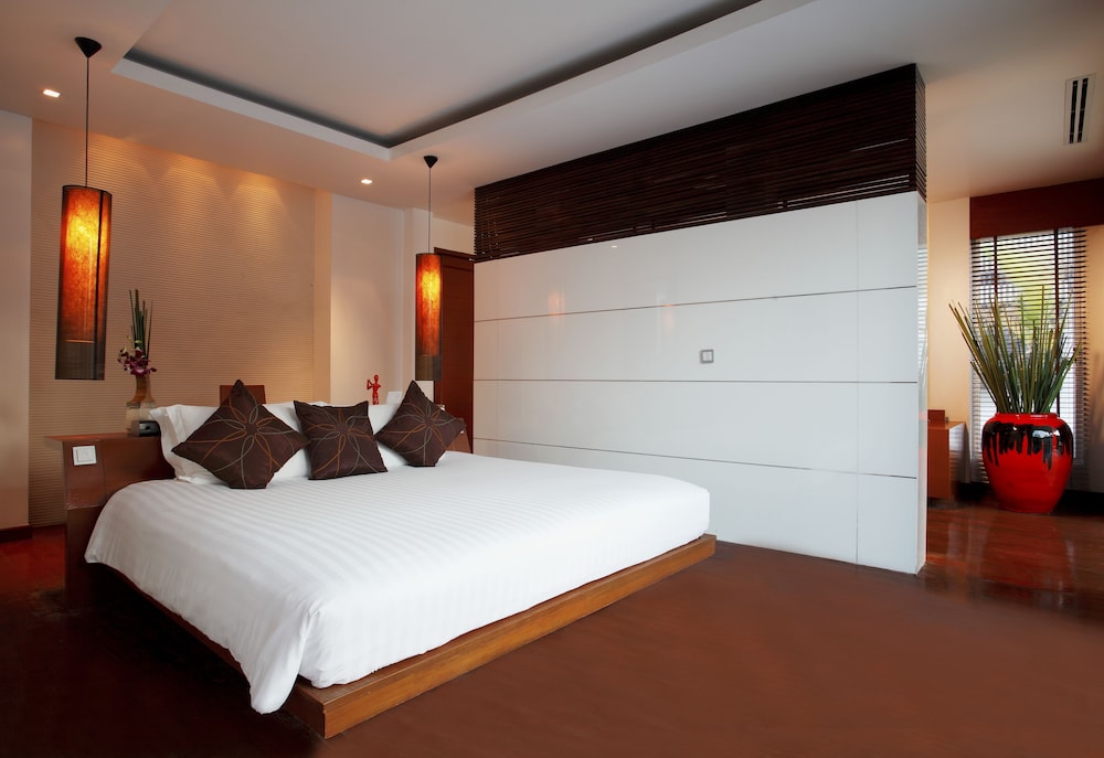 La Flora Resort Patong 27/70