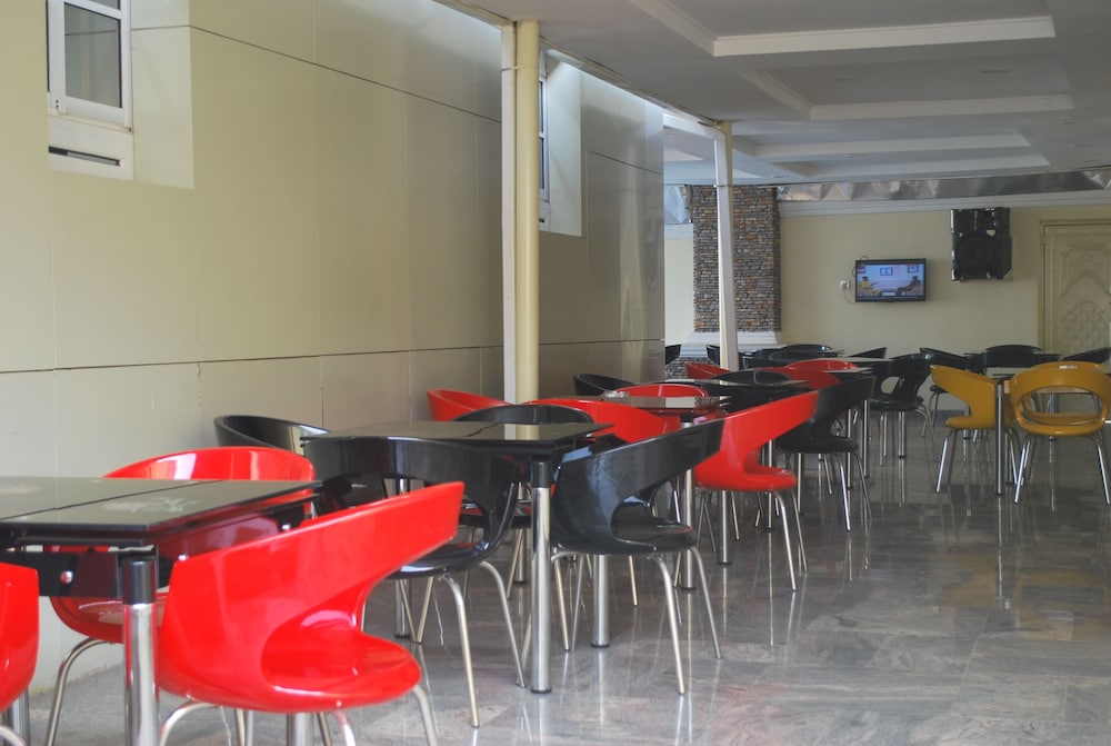 Immaculate Platinum Luxury Resorts 23/32