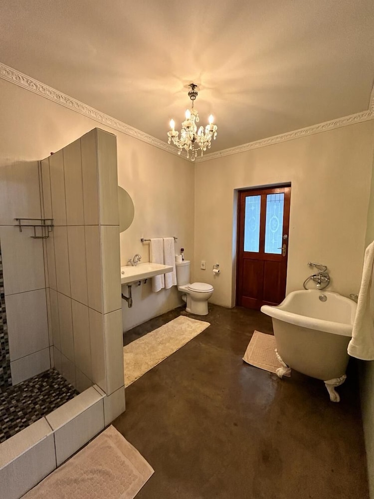 Calla Lily Guesthouse 26/27
