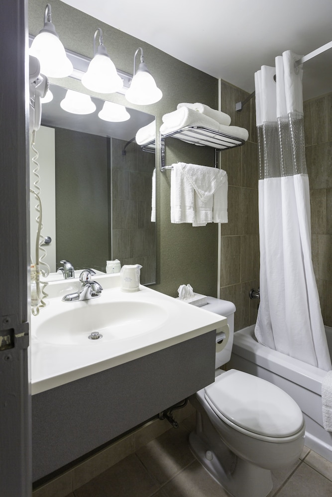 Days Inn by Wyndham Fallsview 21/41