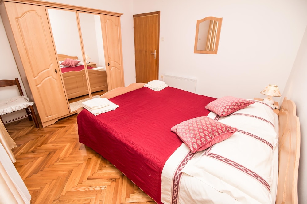 APARTMENT DIVNA 15/66