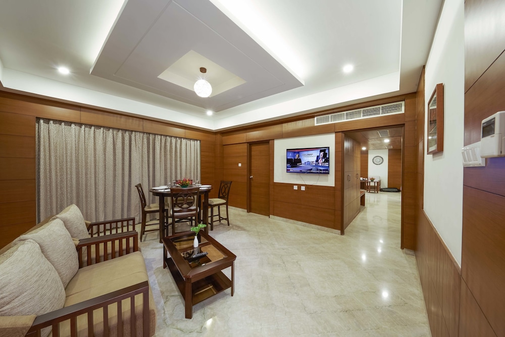Hotel Jp Chennai Cmbt 7/47
